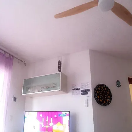 Apartment 5 *